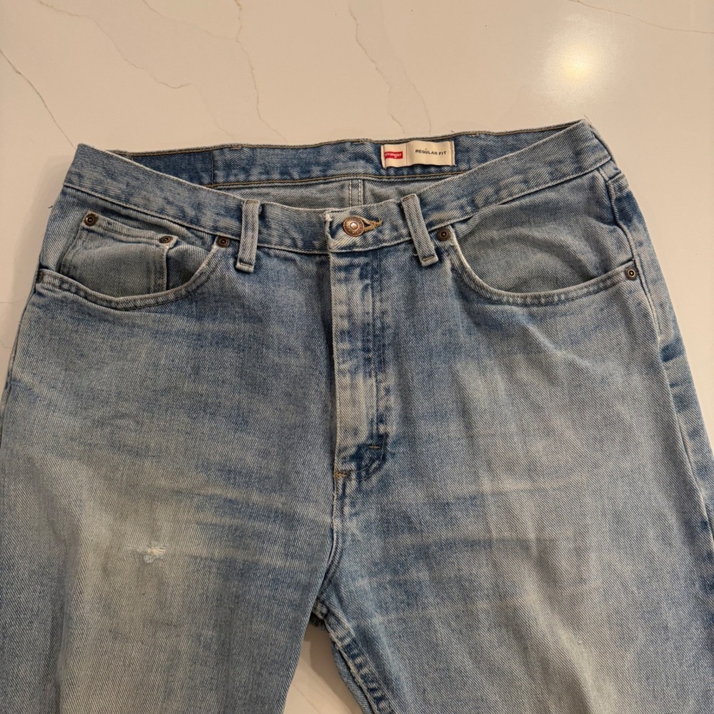 Wrangler Mens Regular Fit Distressed Straight Leg Jeans Light Wash 34x32 9TRGCAW - Picture 5 of 11